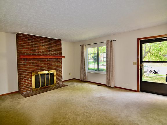 5th image of 940 Tradewind Dr