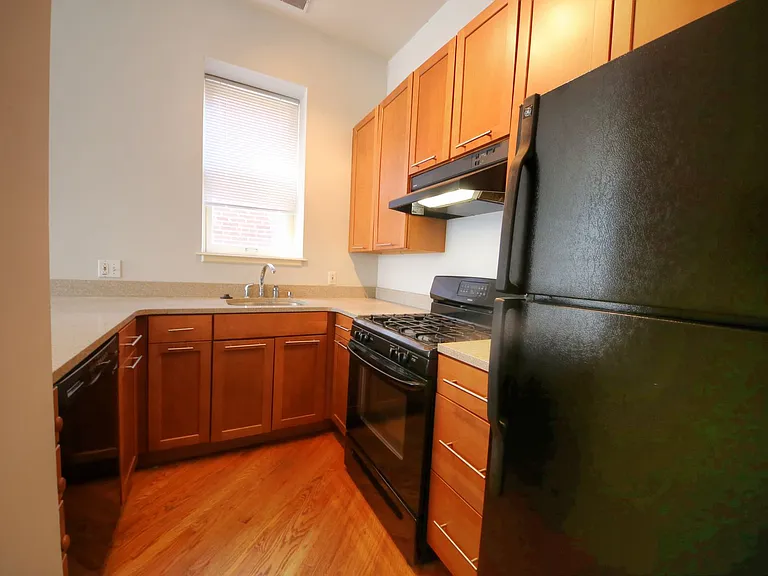2325 1/2 Hickory St #B — Photo 9