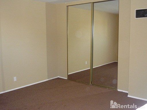 5th image of 962 S Mollison Ave APT 20