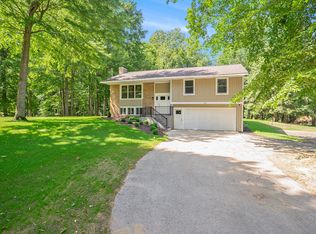 2908 Rennells Rd, Spring Lake, MI 49456