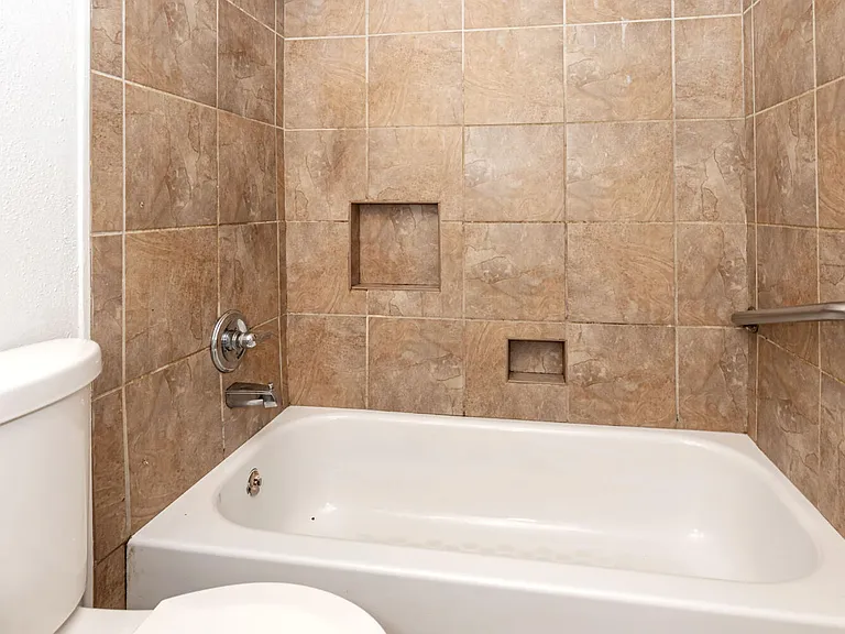5612 Rose Dr — Photo 18
