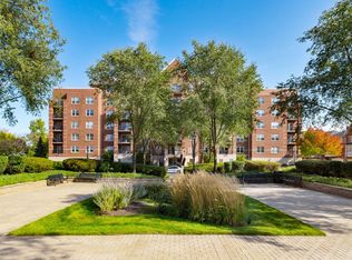 410 W Mahogany Ct UNIT 608, Palatine, IL 60067