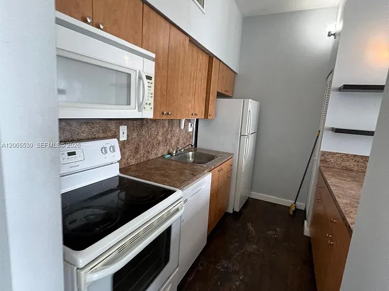 7400 W 20th Ave #111 — Photo 2
