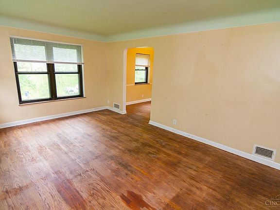 4th image of 6749 Richard Ave