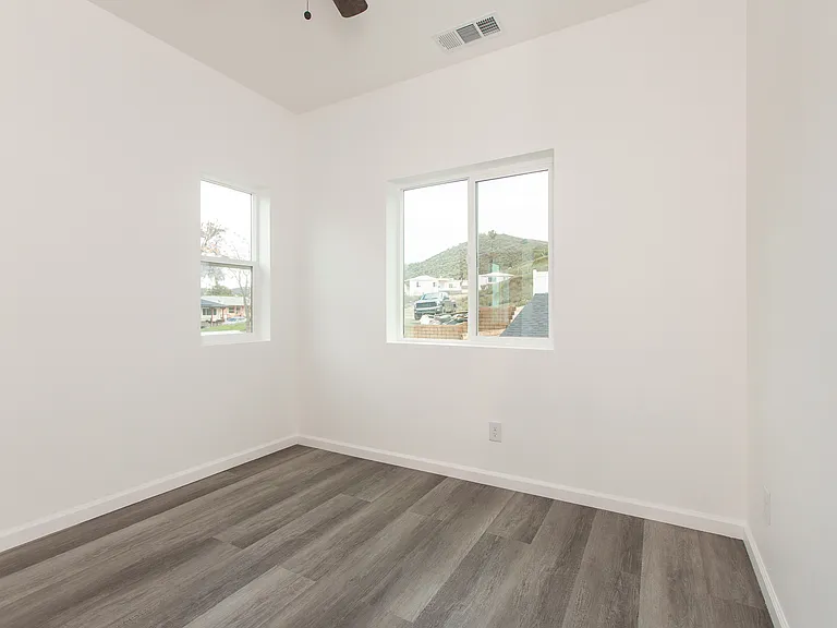 104 S Chestnut St #B — Photo 18