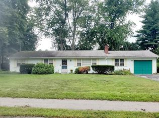 116 Lovejoy Rd, Andover, MA 01810