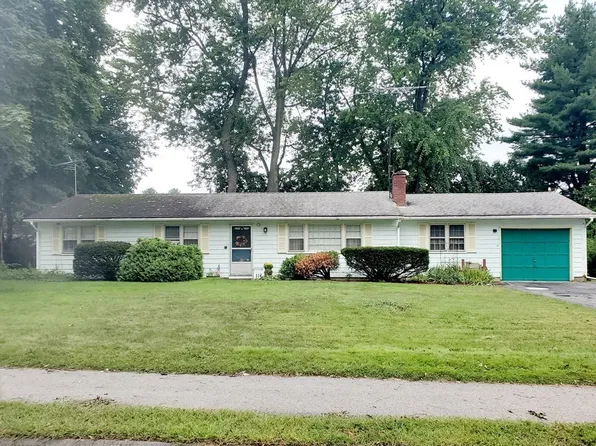 116 Lovejoy Rd, Andover, MA 01810