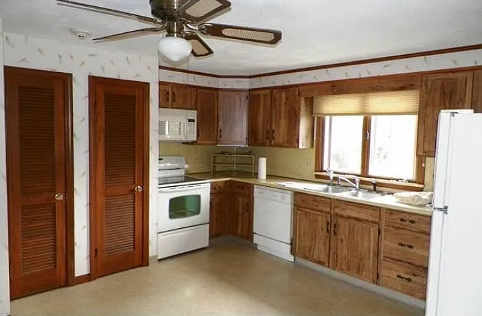 300 Old County Rd #4 — Photo 7