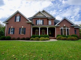 406 Tea Table Rd, Nitro, WV 25143