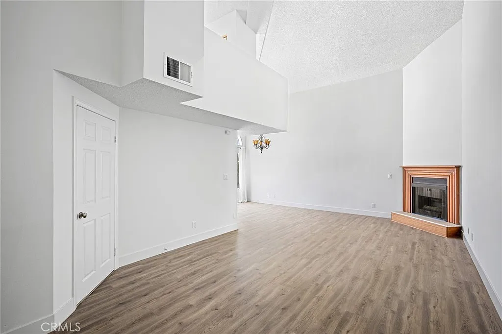 1 bed, 1.5 bath, 800 sqft, $2,000 — Photo 4