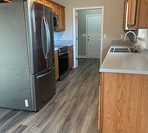 4th image of 211 River Wood Dr
