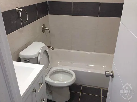 Rented by Blue Egg Realty Corp | media 34