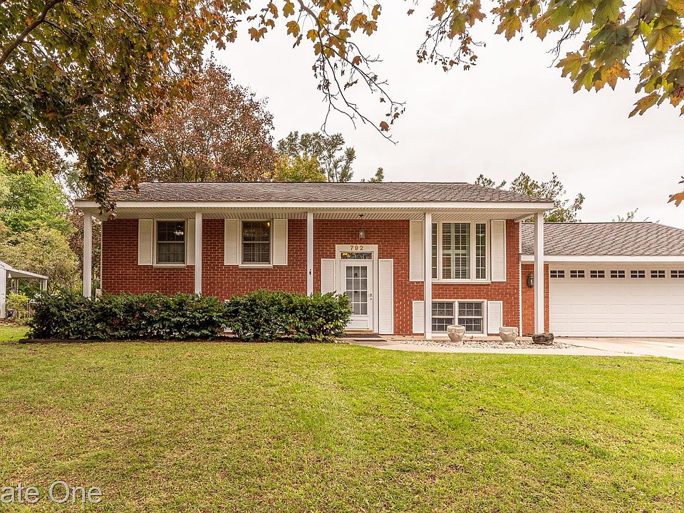 1st image of 792 Laguna Dr