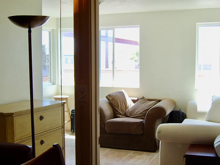 235 Bonair St — Photo 8