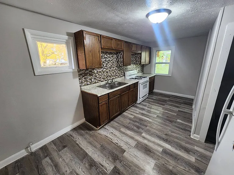 13611 Chapelside Ave — Photo 26