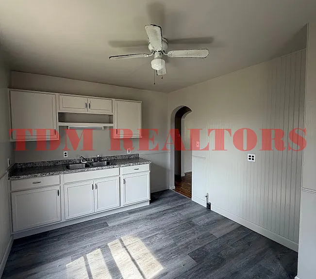 733 Vermilya Ave — Photo 6