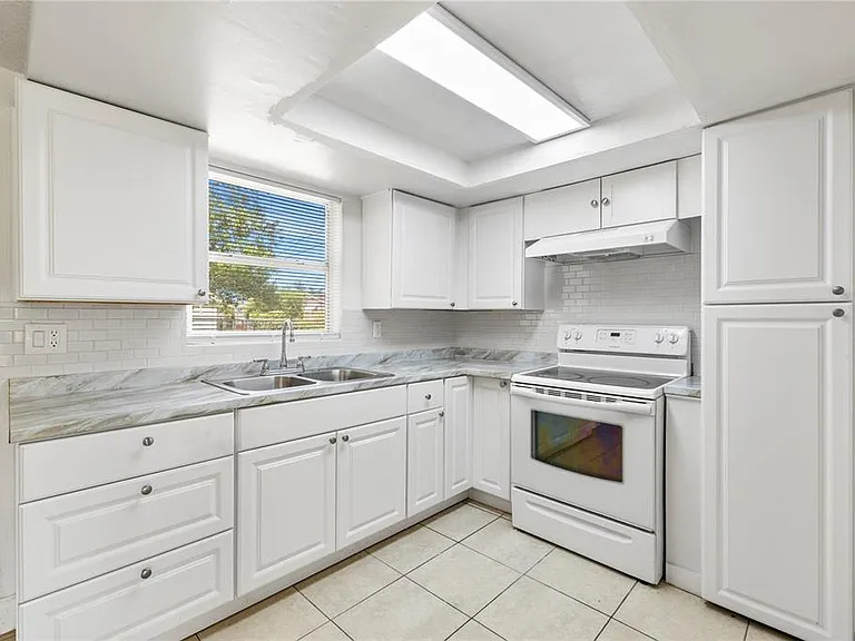 10803 Hyssop St — Photo 13