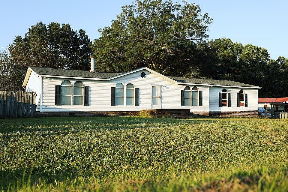 1st image of 120 Cloverleaf Dr