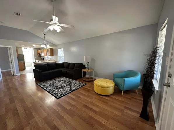 637 23rd St #B, Gulfport, MS 39501