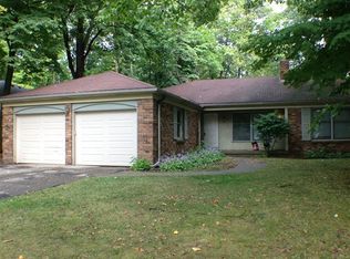 2450 Woodcliff Ave SE, Grand Rapids, MI 49546