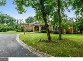 29 Morningside Ct, Pennington, NJ 08534