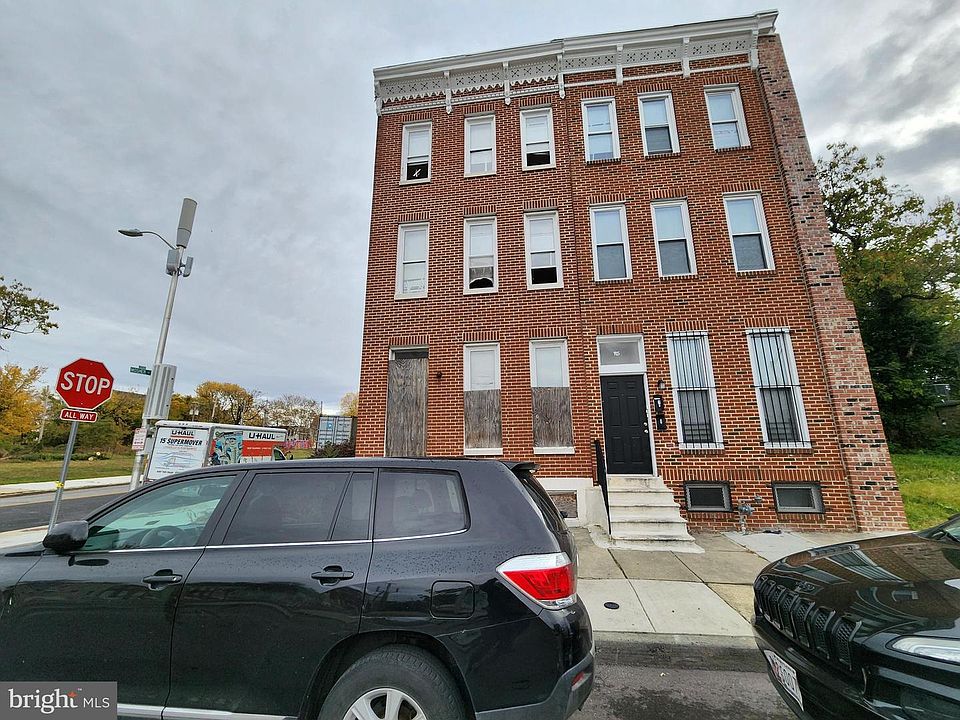 1st image of 927 N Carey St