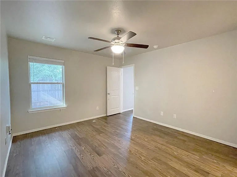 2127 Buena Vida Ln — Photo 17