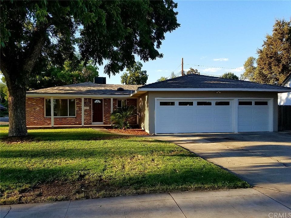 1st image of 2818 W Tulare Ave