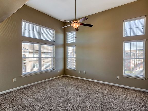 4th image of 1601 NW 38th St #9-405
