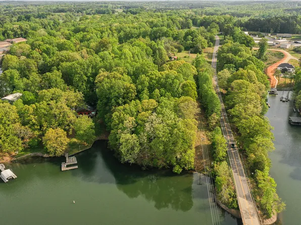 3618 Tee St, Sherrills Ford, NC 28673