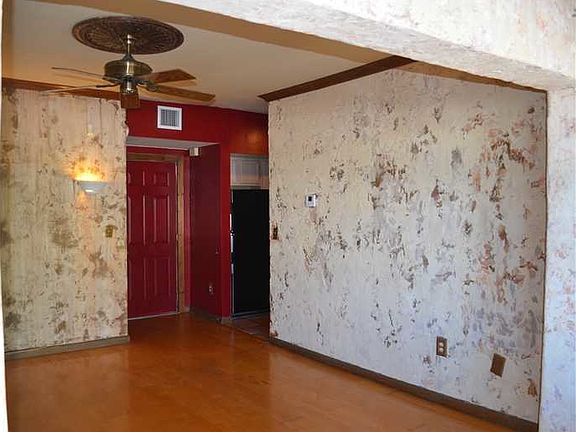 2nd image of 934 Michigan Ave APT 304