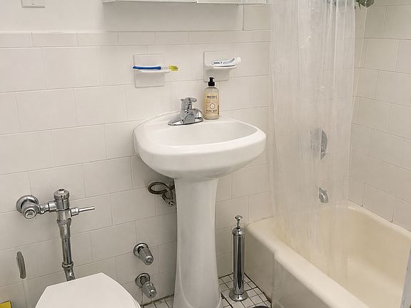 5th image of 17 Downing St APT 1A