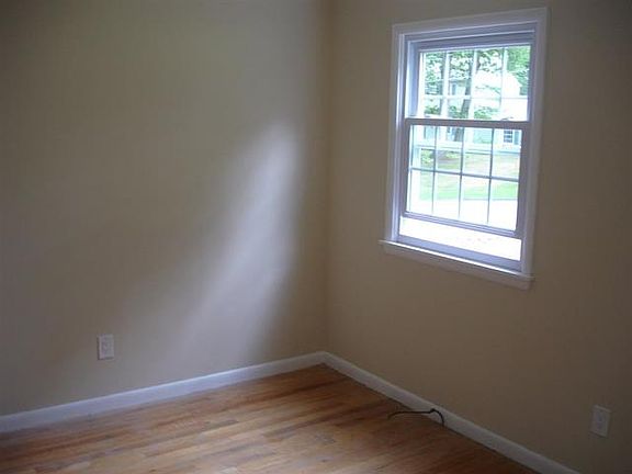 3rd image of 16 Nottingham Way S