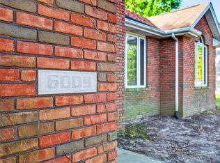 6009 E Pioneer Pl, Columbus, IN 47203