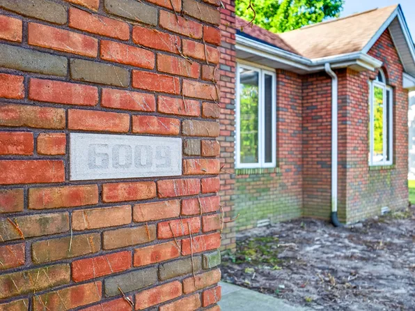 6009 E Pioneer Pl, Columbus, IN 47203