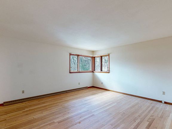 3rd image of 4221 Marsh Ave