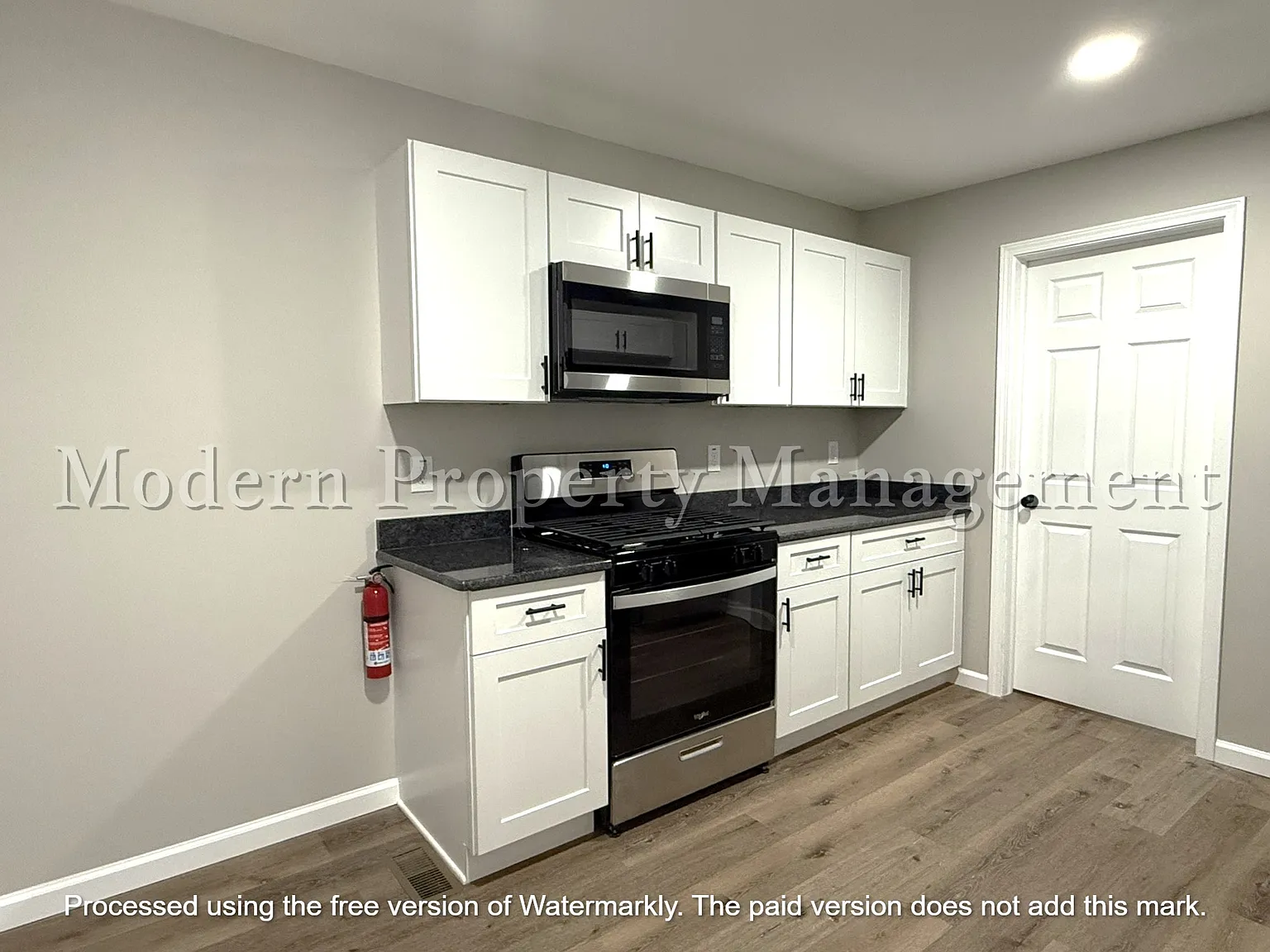 3 bed, 1054 sqft, $1,595 — Photo 4
