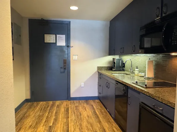 50 Hillside Dr #304, Mammoth Lakes, CA 93546