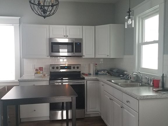 5th image of 903 Leonard St NW #1