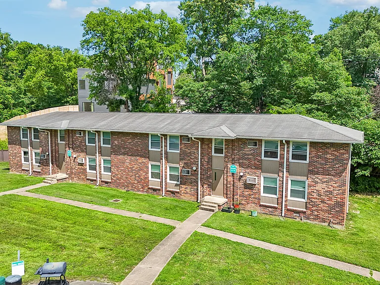 Roberts Park Apartments — Photo 38