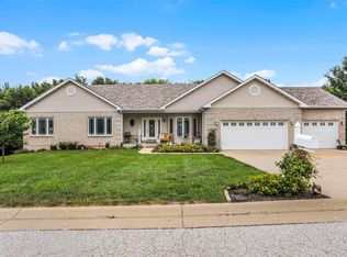 305 Bridgewater Heights Dr, Villa Ridge, MO 63089