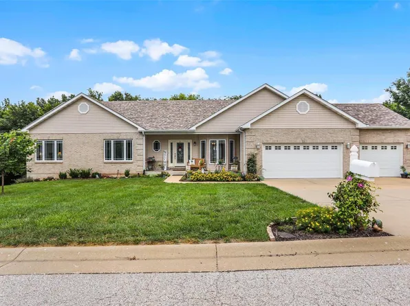 305 Bridgewater Heights Dr, Villa Ridge, MO 63089