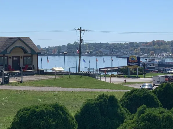 306 Murray St, Saint Ignace, MI 49781