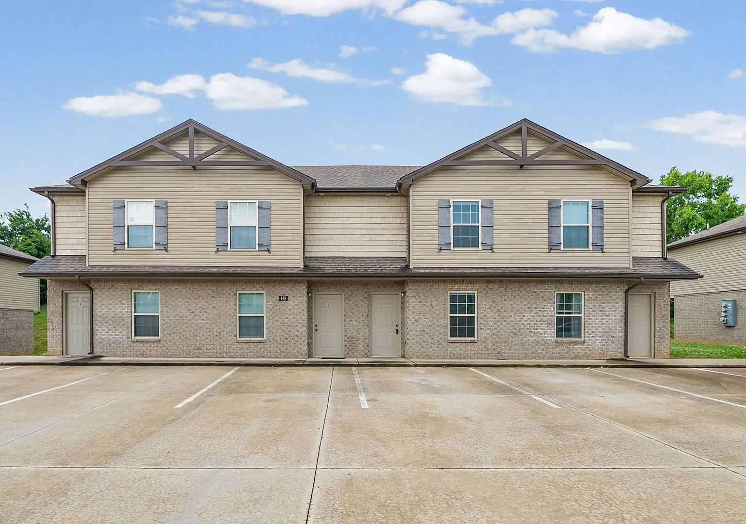 148 Center Pointe Dr — Photo 1