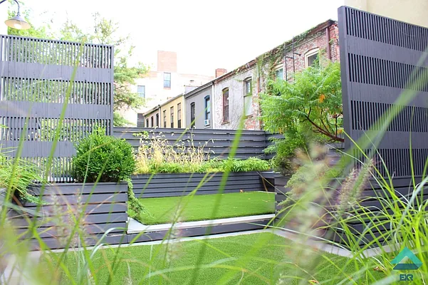 Rented by EXR | media 47