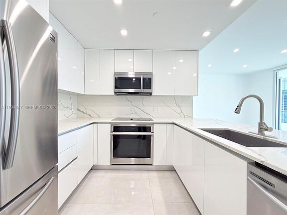 3rd image of 1300 Brickell Bay Dr APT 3100