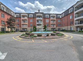 425 Regency Pl #425, Woodbridge, NJ 07095