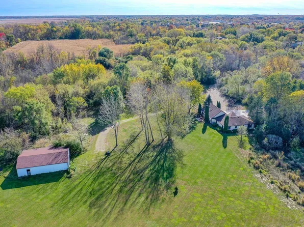 W179S8246 Pioneer DRIVE, Muskego, WI 53150