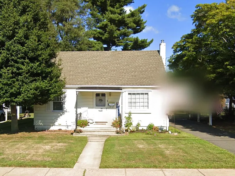 24 Forman Dr — Photo 1