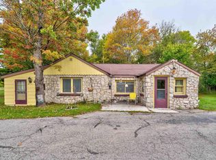 698 N River Rd, Manistique, MI 49854